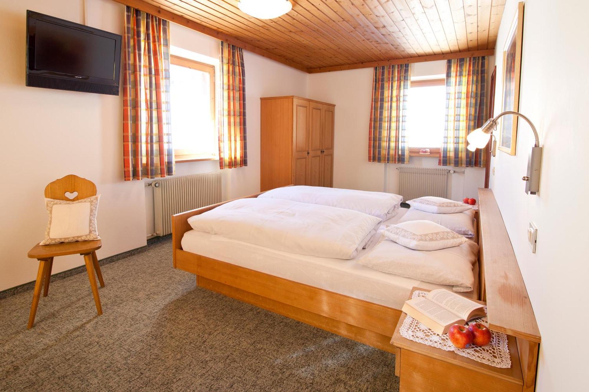 Hotel Lienharterhof Welsberg Zimmer foto